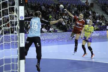 El Rocasa Gran Canaria, más cerca del título tras superar en un gran partido al Pogon Szczecin (23-30) (Foto TA)